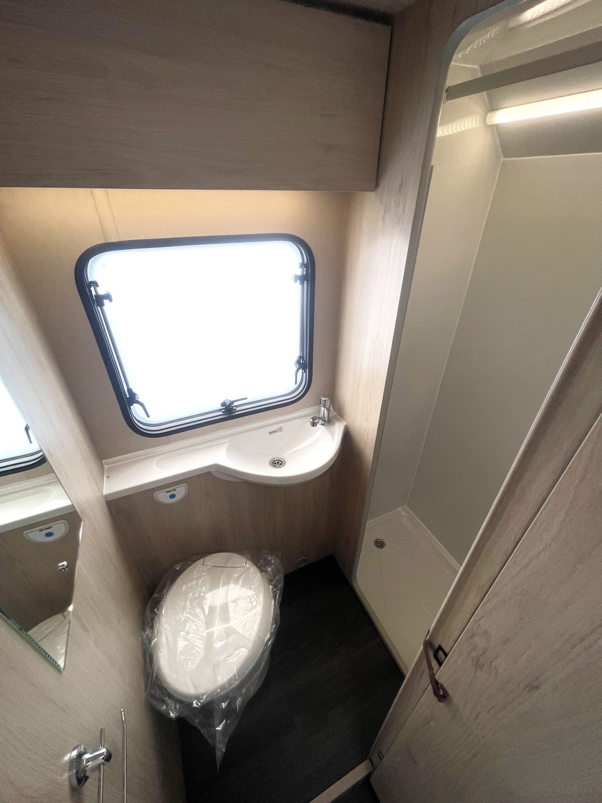 Auto-Trail Expedition C63 - Todds Motorhomes