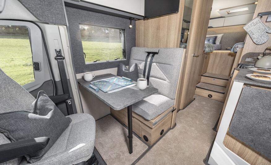 Auto-Trail Excel 690T